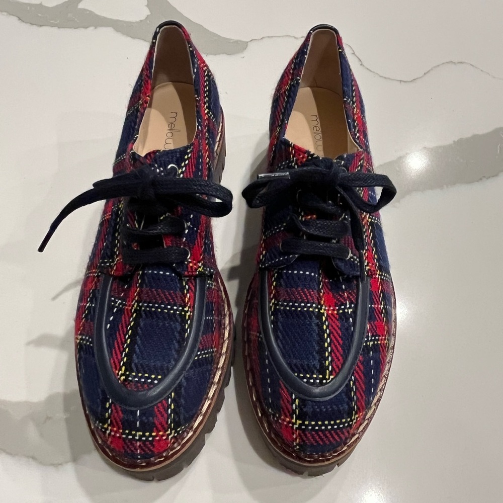NWOT Mellow Yellow Paris loafers